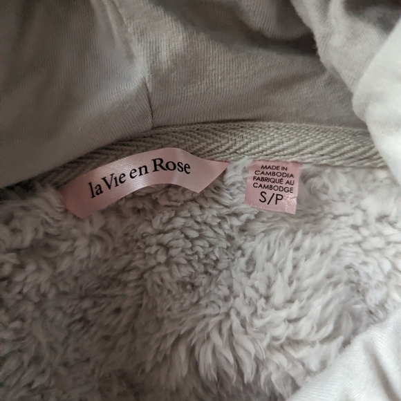 Bundle of cozy sweaters - Picture 4 of 4